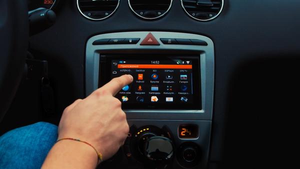 Toyota отказалась от Android